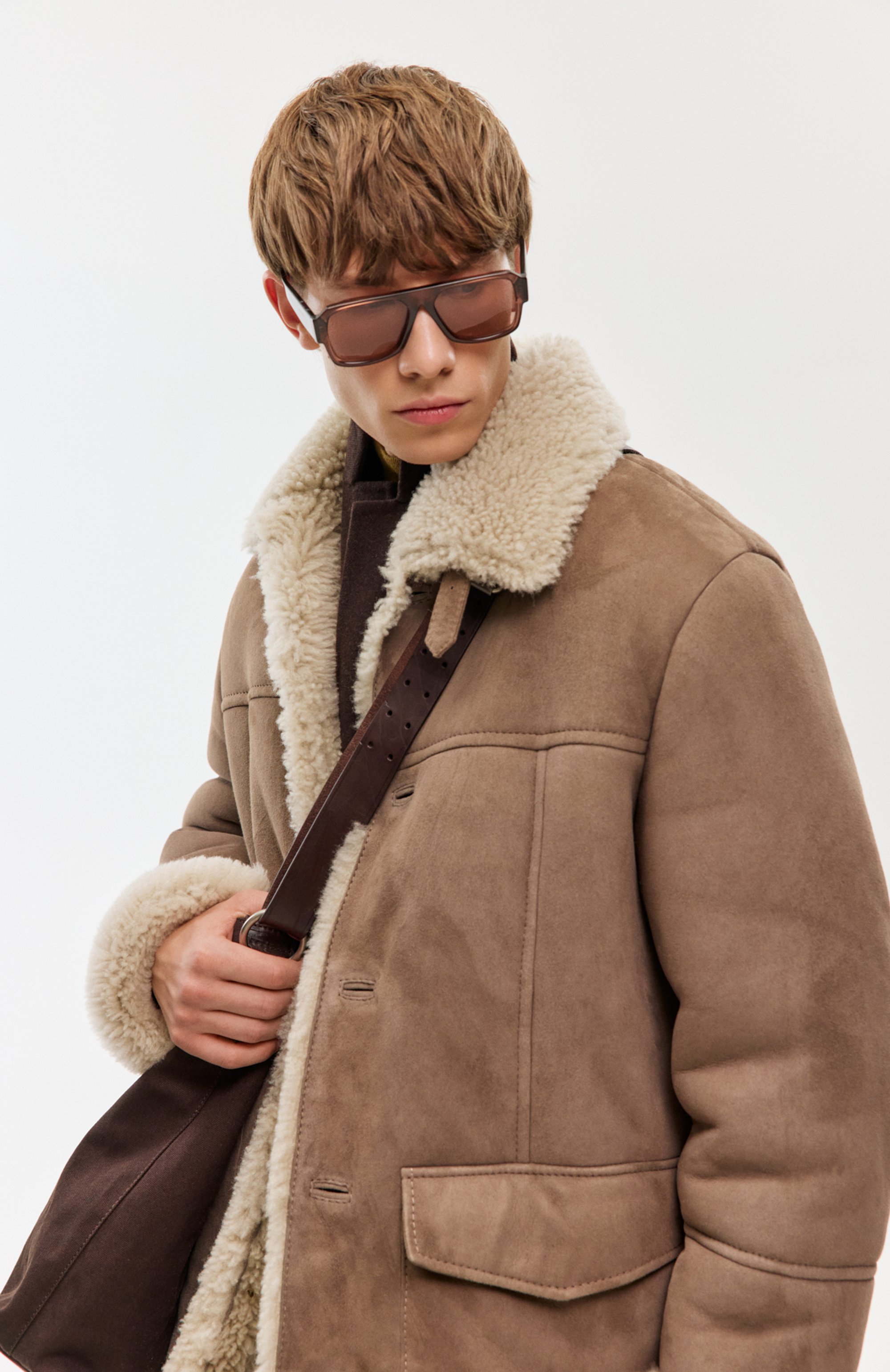 Солнцезащитные очки PRADA коричневого цвета по цене 58850 руб., арт. 22YS-17060B, фото 6 Солнцезащитные очки PRADA, арт. 22YS-17060B, фото 6