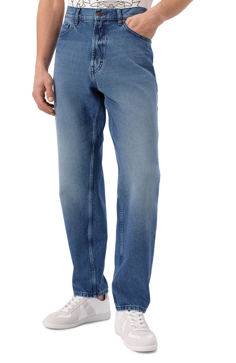 Мужские джинсы tapered fit HUGO синего цвета, арт. 50537707 | Фото 3 (Материал внешний: Хлопок, Деним; Длина (брюки, джинсы): Стандартные; Силуэт М (�брюки): Широкие; Кросс-КТ: Деним; Детали: Делаве; Стили: Повседневный; Автоматизация ТО: Проставлено; Автоматизация состава: Проставлено)