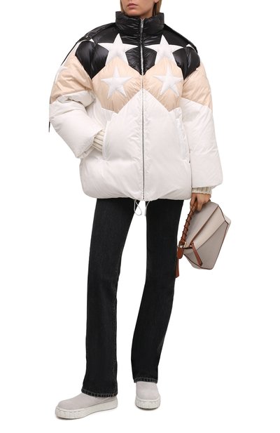 Пуховик MIU MIU кремового цвета по цене 340000 руб., арт. ML779-1ZQX-F0009, фото 2 Пуховик MIU MIU, арт. ML779-1ZQX-F0009, фото 2