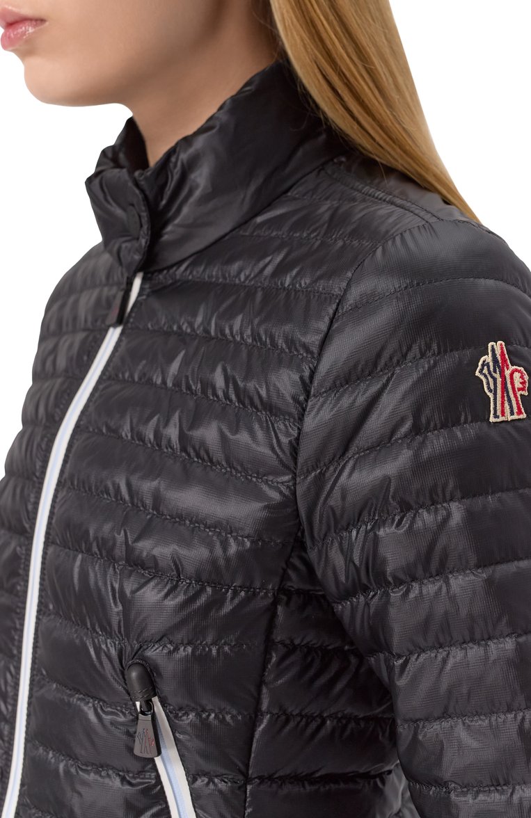 Женский пуховая куртка MONCLER GRENOBLE черного цвета, арт. 1A000085/8595B | Фото 5 (Материал внешний: Синтетический материал; Рукава: Длинные; Материал подклада: Синтетически�й материал; Материал утеплителя: Пух и перо; Длина (верхняя одежда): Короткие; Кросс-КТ: Куртка, Утепленные; Женское Кросс-КТ: Подстежка; Стили: Спорт)