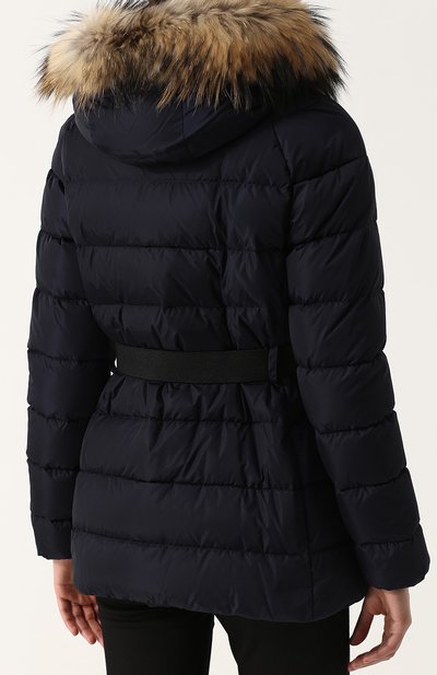 Стеганый пуховик с поясом и меховой отделкой капюшоном MONCLER темно-синего цвета по цене 183500 руб., арт. C2-093-46877-25-68065, фото 4 Стеганый пуховик с поясом и меховой отделкой капюшоном MONCLER, арт. C2-093-46877-25-68065, фото 4