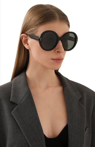 Солнцезащитные очки GUCCI черного цвета по цене 29750 руб., арт. GG1081S 001, фото 2 Солнцезащитные очки GUCCI, арт. GG1081S 001, фото 2