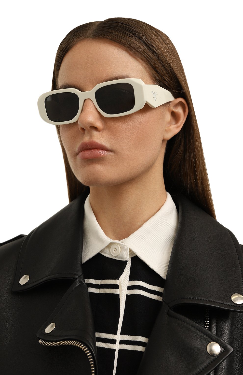 Солнцезащитные очки PRADA белого цвета по цене 69300 руб., арт. 17WS-1425S0, фото 2 Солнцезащитные очки PRADA, арт. 17WS-1425S0, фото 2