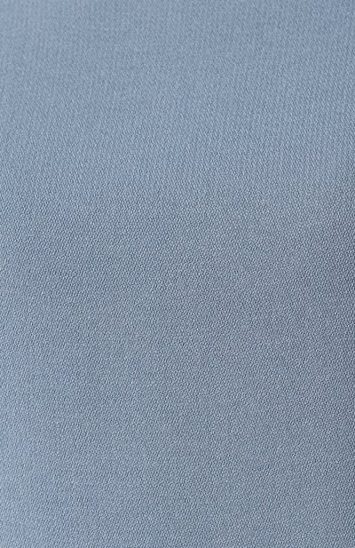 Платье из вискозы THE ROW голубого цвета по цене 226500 руб., арт. 4402W1284, фото 5 Платье из вискозы THE ROW, арт. 4402W1284, фото 5