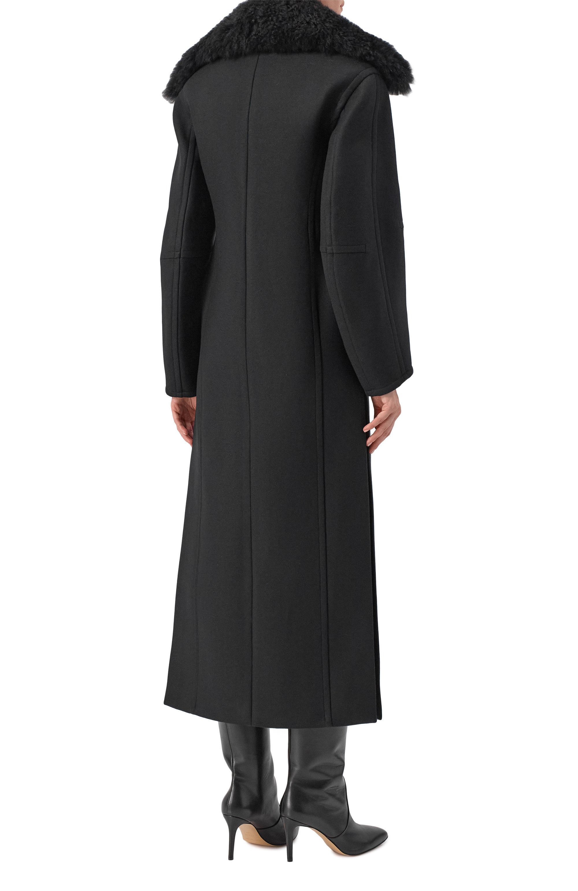 Пальто с отделкой из овчины BLUMARINE черного цвета по цене 156000 руб., арт. 2S099W_SET, фото 4 Пальто с отделкой из овчины BLUMARINE, арт. 2S099W_SET, фото 4