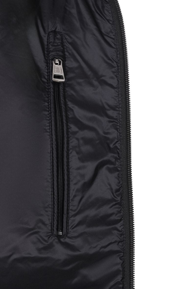 Мужская пуховик akinari MONCLER черного цвета, арт. 1A00009/596J9 | Фото 7 (Длина (верхняя одежда): Короткие; Материал внешний: Синтетический материал; Материал подклада: Синтетический материал; Рукава: Длинные; Стили: Кэжуэл; Мужское Кросс-КТ: пуховик-короткий)