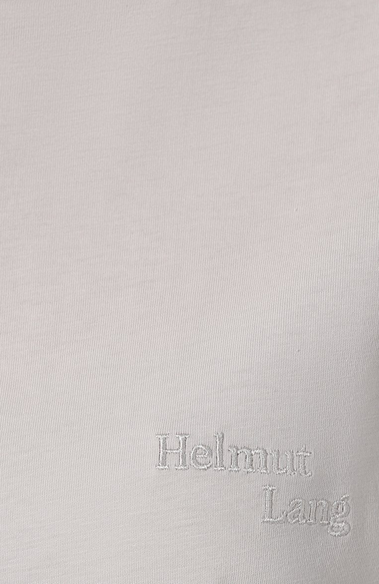 Женская хлопковая футболка HELMUT LANG светло-серого цвета, арт. J01KW504 | Фото 5 (Длина (для топов): Стандартные; Рукава: Короткие; Материал внешний: Хлопок; Статус проверки: Проверена категория; Женское Кросс-КТ: Футболка-одежда; Стили: Кэжуэл; Принт: С принтом; Драгоценные камни: Проставлено; Материал сплава: Проставлено; Материал внутренний: Не назначено)