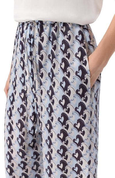 Брюки из вискозы LANVIN голубого цвета по цене 148500 руб., арт. RW-TR0035-6271-P26, фото 5 Брюки из вискозы LANVIN, арт. RW-TR0035-6271-P26, фото 5