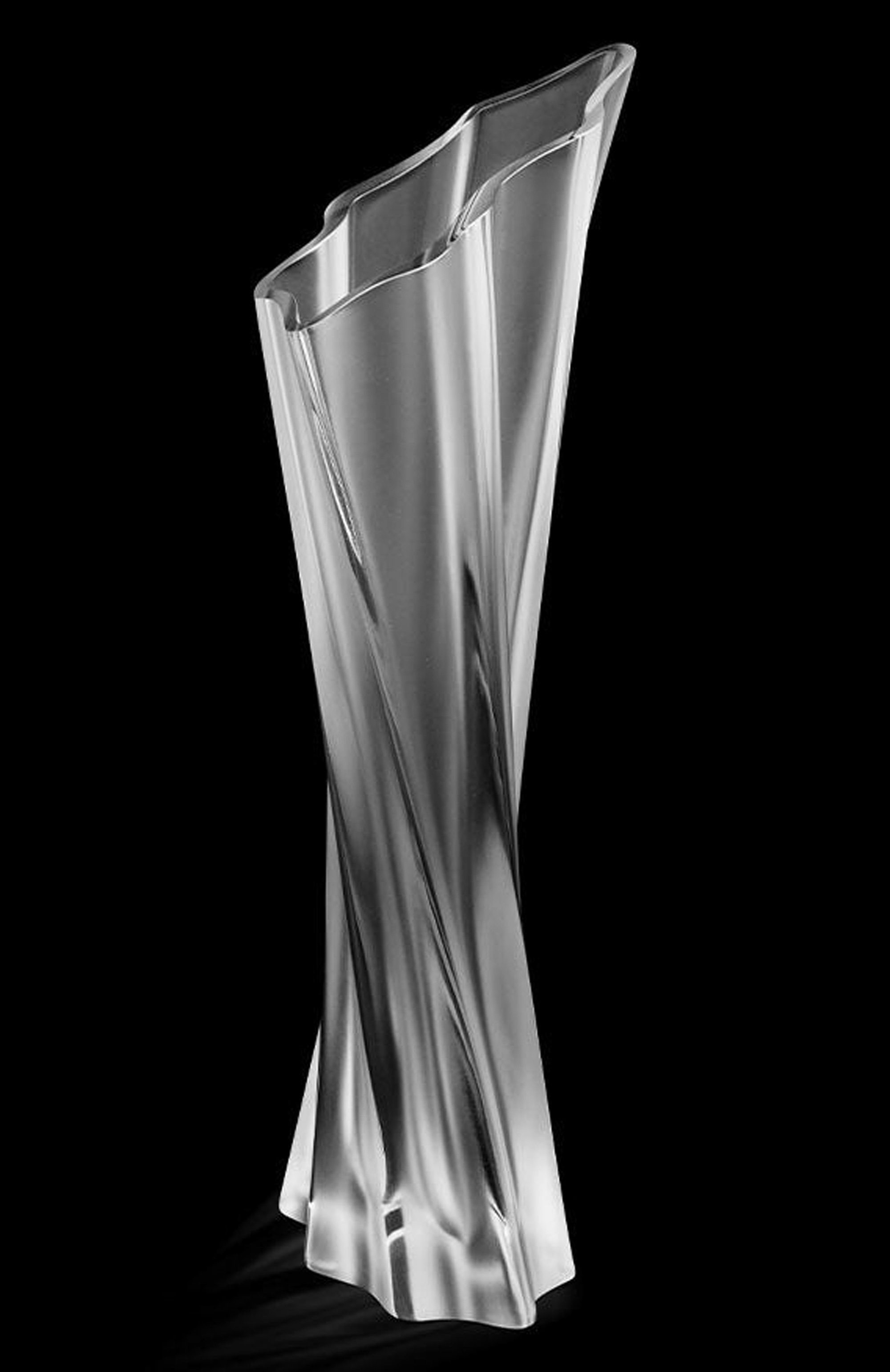 Ваза tandrillah LALIQUE прозрачного цвета по цене 453000 руб., арт. 89040101, фото 2 Ваза tandrillah LALIQUE, арт. 89040101, фото 2