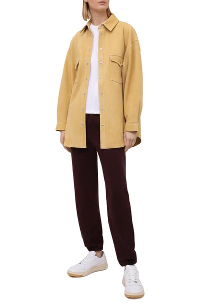 Хлопковые джоггеры HELMUT LANG бордового цвета по цене 19950 руб., арт. K10DW209, фото 2 Хлопковые джоггеры HELMUT LANG, арт. K10DW209, фото 2