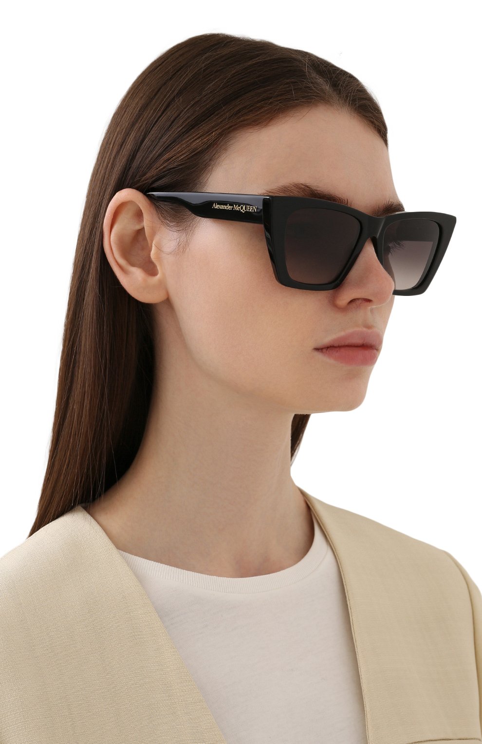 Солнцезащитные очки ALEXANDER MCQUEEN черного цвета по цене 28200 руб., арт. AM0299S 001, фото 2 Солнцезащитные очки ALEXANDER MCQUEEN, арт. AM0299S 001, фото 2