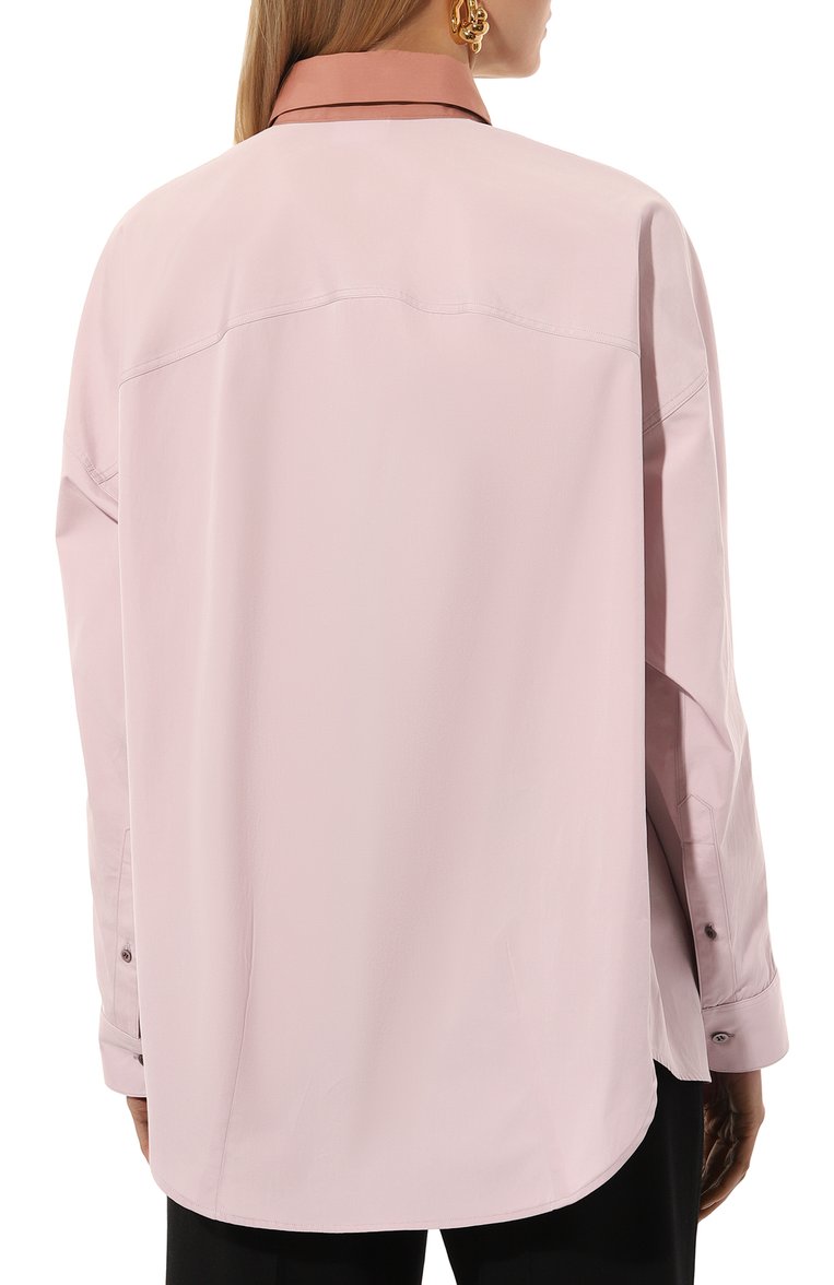 Женская хлопковая рубашка DRIES VAN NOTEN светло-розового цвета, арт. 242-010708-9244 | Фото 4 (Материал сплава: Проставлено; Драгоценные камни: Проставлено; Рукава: Длинные; Длина (для топов): Удлиненные; Стили: Классический; Принт: Без принта; Женское Кросс-КТ: Рубашка-одежда; Материал внешний: Хлопок)