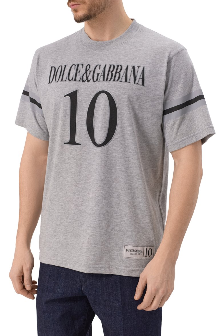 Мужская футболка DOLCE & GABBANA светло-серого цвета, арт. G8SH7T/G7020 | Фото 3 (Длина (для топов): Стандартные; Материал внешний: Синтетический материал, Хлопок; Рукава: Короткие; Стили: Кэжуэл; Мужское Кросс-КТ: Футболка-одежда; Принт: С принтом; Размерность: Идёт в размер; Автоматизация состава: Проставлено; Автоматизация ТО: Проставлено)