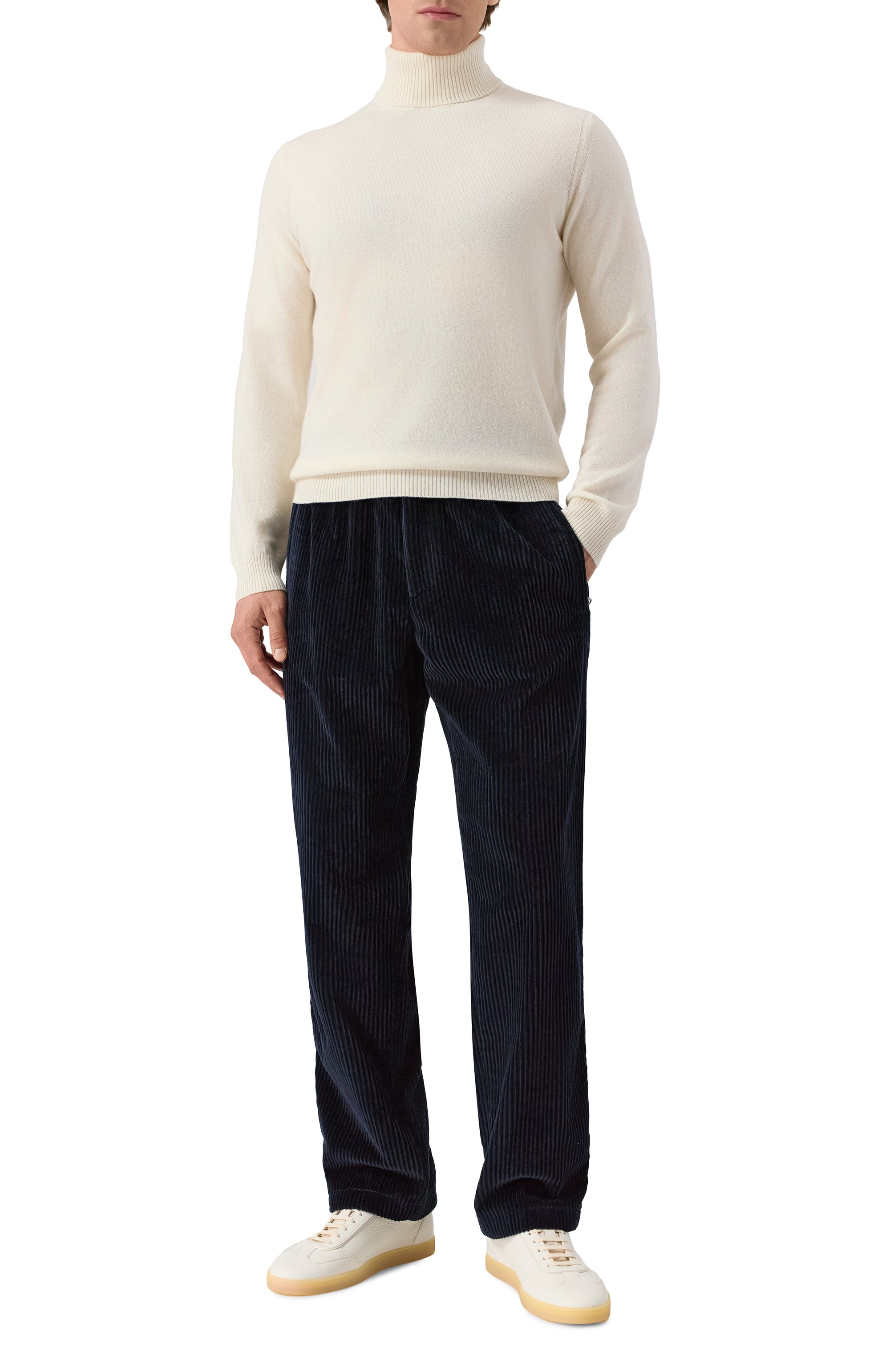 Вельветовые брюки DOLCE & GABBANA темно-синего цвета по цене 119000 руб., арт. GP141T/FUVLI, фото 2 Вельветовые брюки DOLCE & GABBANA, арт. GP141T/FUVLI, фото 2