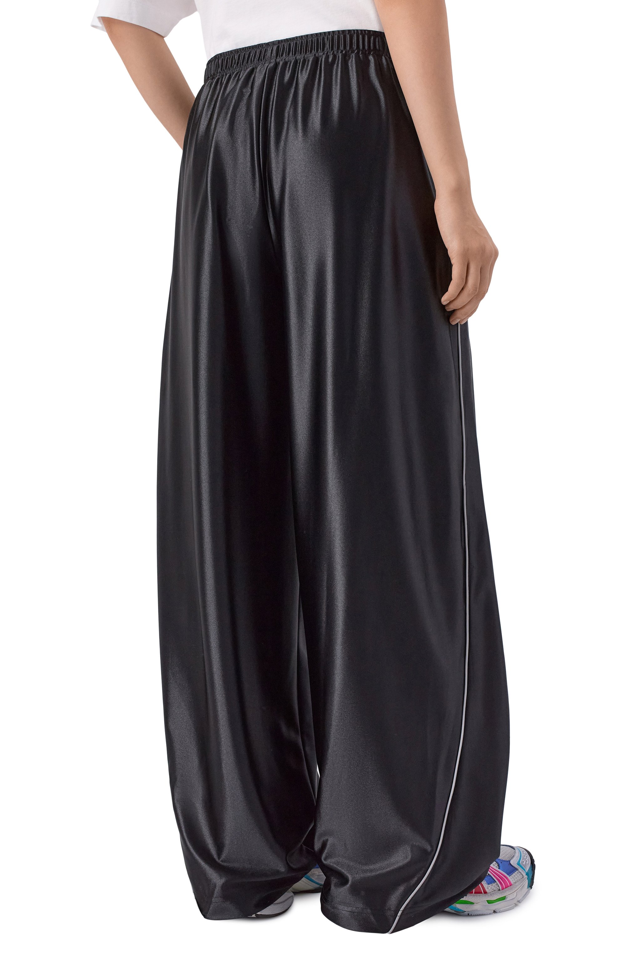 Брюки ALEXANDERWANG.T черного цвета по цене 95650 руб., арт. 4CC1264601, фото 4 Брюки ALEXANDERWANG.T, арт. 4CC1264601, фото 4