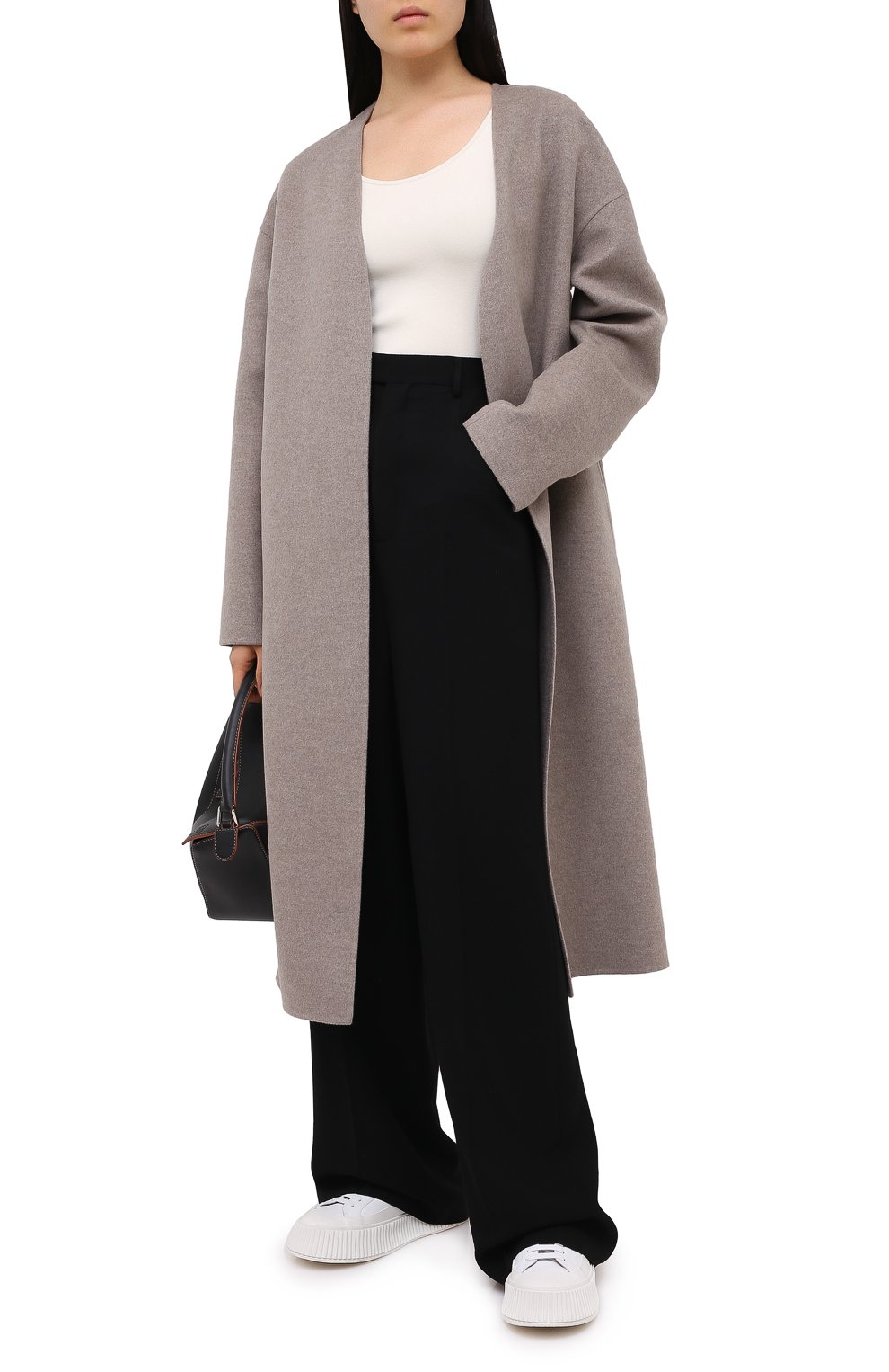 Пальто из шерсти и кашемира MANZONI24 светло-коричневого цвета по цене 258500 руб., арт. 20M742-DB1L8/38-46, фото 2 Пальто из шерсти и кашемира MANZONI24, арт. 20M742-DB1L8/38-46, фото 2