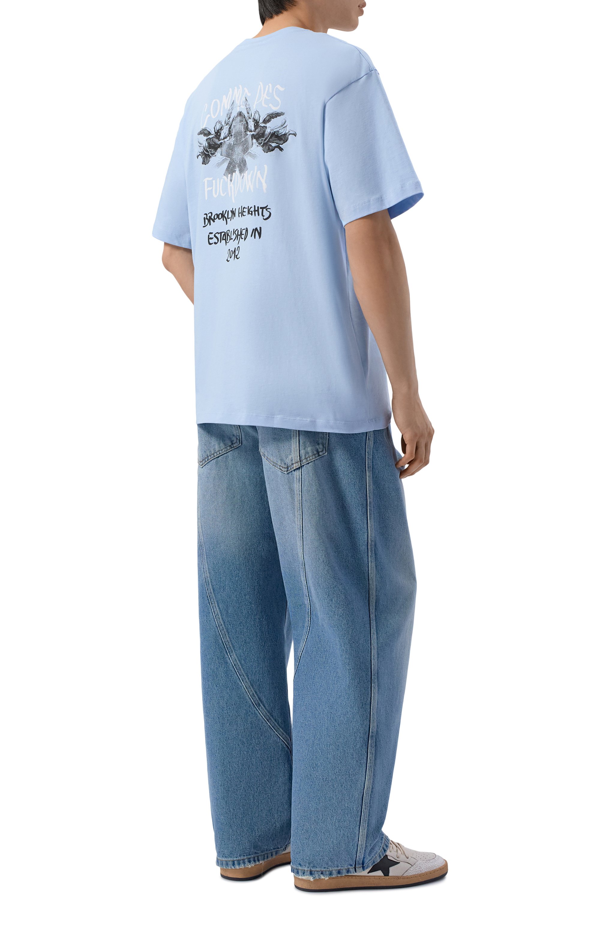 Хлопковая футболка COMME DES FUCKDOWN голубого цвета по цене 6905 руб., арт. CFABM01939, фото 2 Хлопковая футболка COMME DES FUCKDOWN, арт. CFABM01939, фото 2