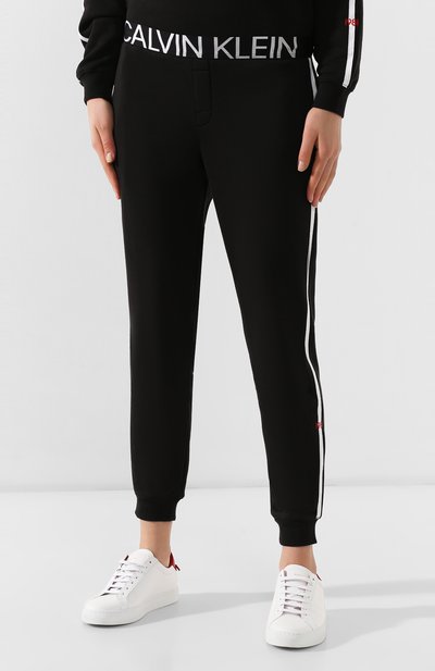 Хлопковые джоггеры CALVIN KLEIN черного цвета по цене 6525 руб., арт. QS6188E, фото 3 Хлопковые джоггеры CALVIN KLEIN, арт. QS6188E, фото 3