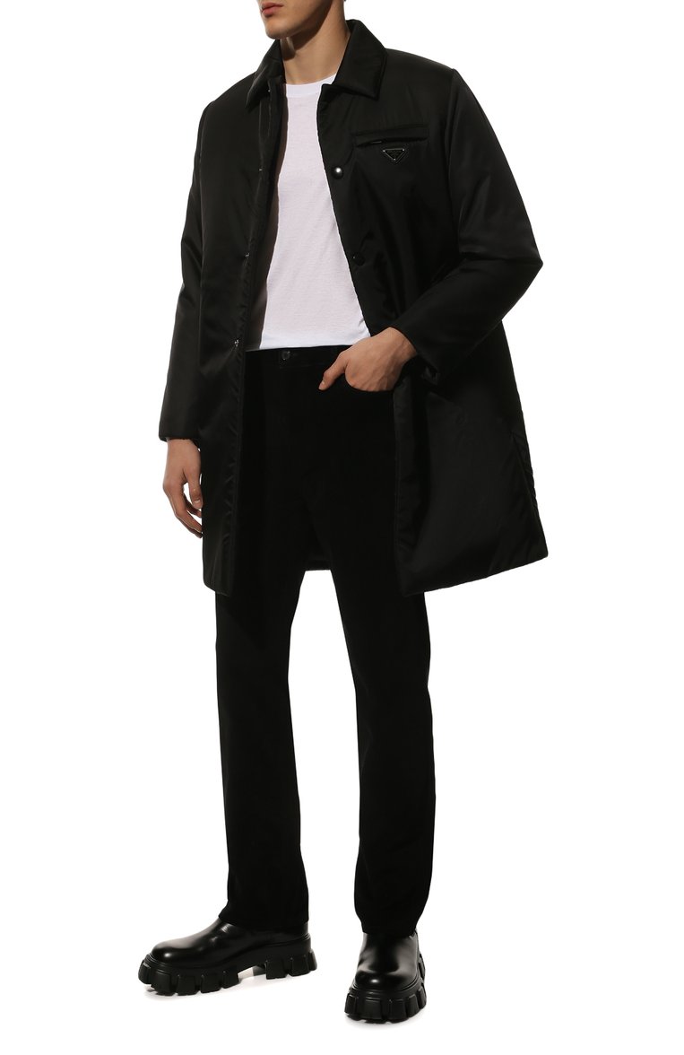 Мужские джинсы PRADA черного цвета, арт. GEP340-10DY-F0002-221 | Фото 2 (Длина (брюки, джинсы): Стандартные; Материал внешний: Деним; Кросс-КТ: Деним; Силуэт М (брюки): Прямые; Стили: Классический; Автоматизация состава: Проставлено; Автоматизация ТО: Проставлено; Детали: Без декора)