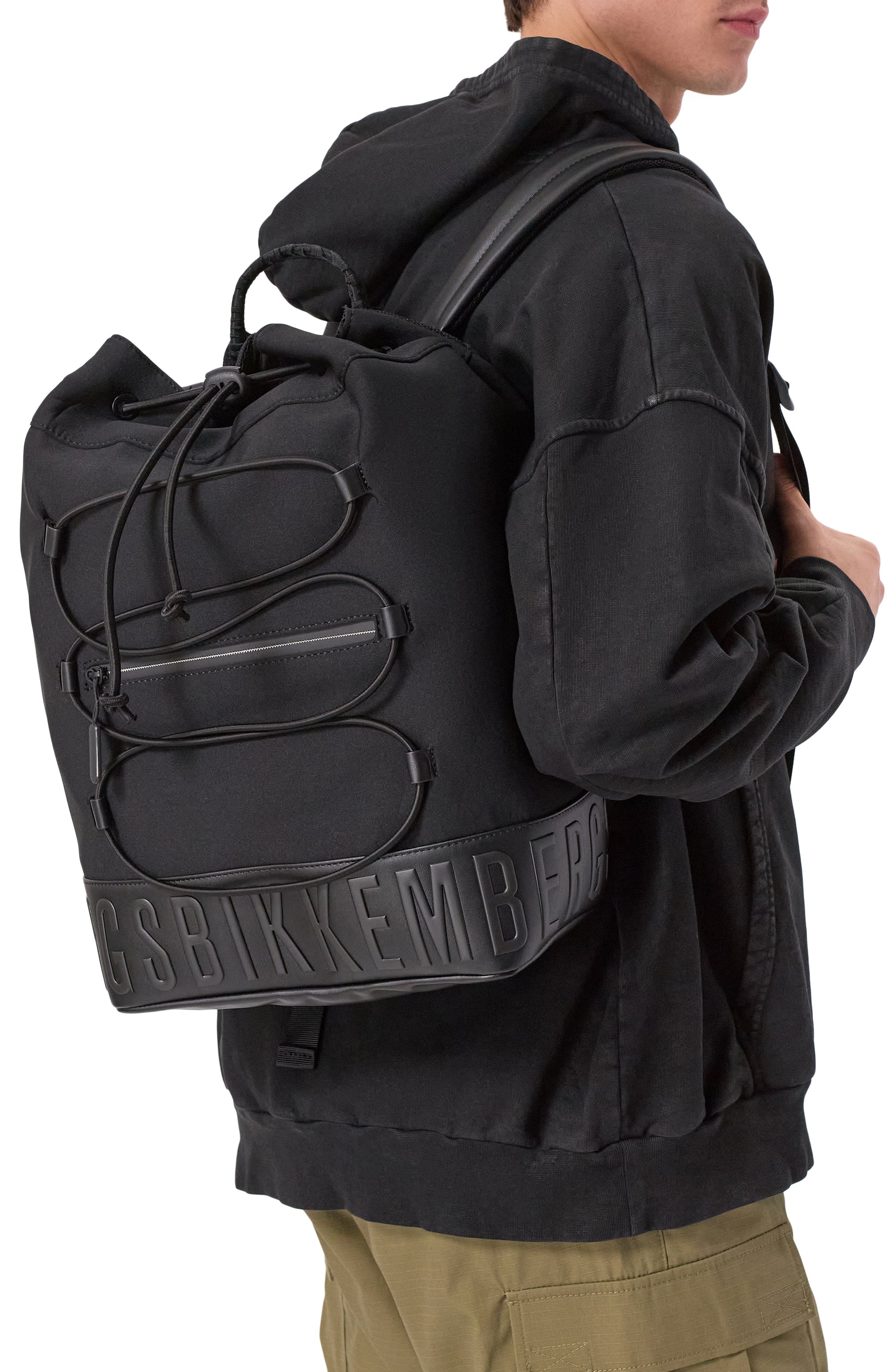 Рюкзак bkk star DIRK BIKKEMBERGS черного цвета по цене 16000 руб., арт. BKZA01164T, фото 2 Рюкзак bkk star DIRK BIKKEMBERGS, арт. BKZA01164T, фото 2