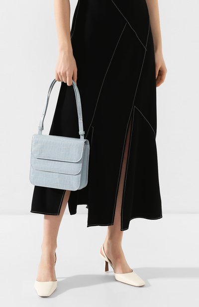 Сумка ana REJINA PYO голубого цвета по цене 94900 руб., арт. B21/LEATHER EMB0SS CR0C, фото 2 Сумка ana REJINA PYO, арт. B21/LEATHER EMB0SS CR0C, фото 2