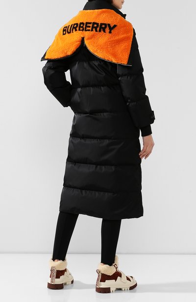 Пуховик clovenstone BURBERRY черного цвета по цене 260000 руб., арт. 8018757, фото 2 Пуховик clovenstone BURBERRY, арт. 8018757, фото 2