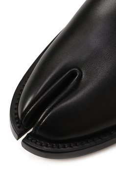 Женские кожаные казаки tabi MAISON MARGIELA черного цвета, арт. S39WW0068/P3292 | Фото 7 (Материал внешний: Натуральная кожа; Материал сплава: Проставлено; Подошва: Плоская; Высота голенища: Низкие; Каблук высота: Низкий; Драгоценные камни: Проставлено; Материал внутренний: Натуральная кожа; Женское Кросс-КТ: Казаки-сапоги; Материал утеплителя: Без утеплителя; Каблук тип: Устойчивый)