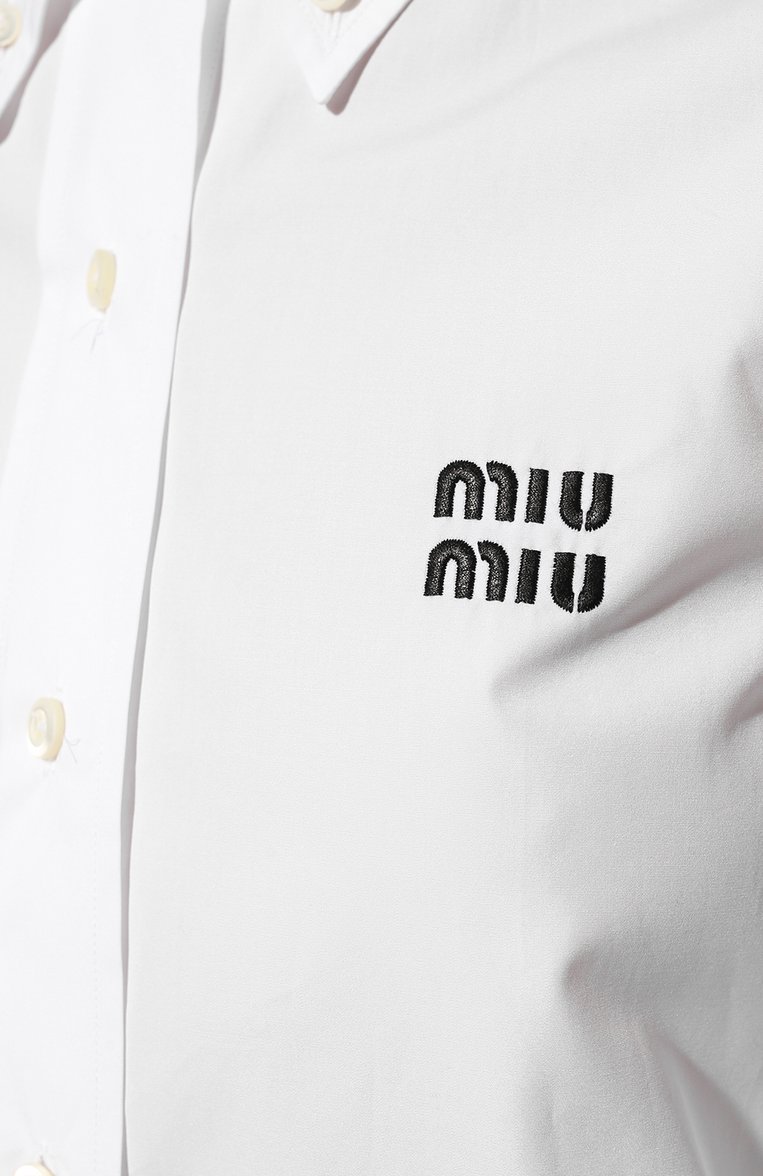 Женская хлопковая рубашка MIU MIU белого цвета, арт. MK1657-10RG-F0009 | Фото 5 (Длина (для топов): Стандартные; Материал внешний: Хлопок; Рукава: Длинные; Женское Кросс-КТ: Рубашка-одежда; Стили: Кэжуэл; Региональные ограничения белый список (Axapta Mercury): Не проставлено; Принт: Без принта)