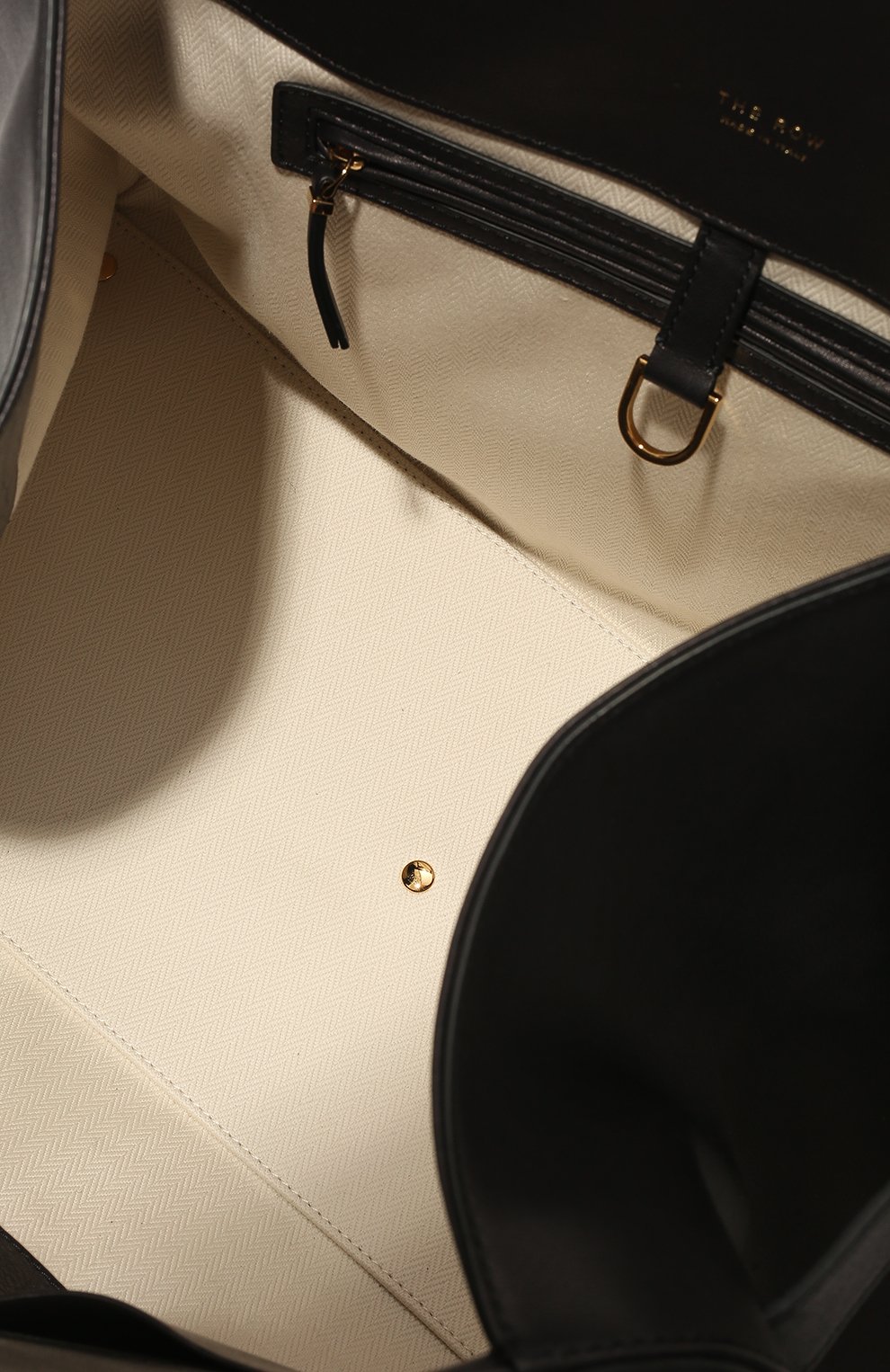 Сумка margaux 17 THE ROW черного цвета по цене 621000 руб., арт. W1254L72, фото 5 Сумка margaux 17 THE ROW, арт. W1254L72, фото 5