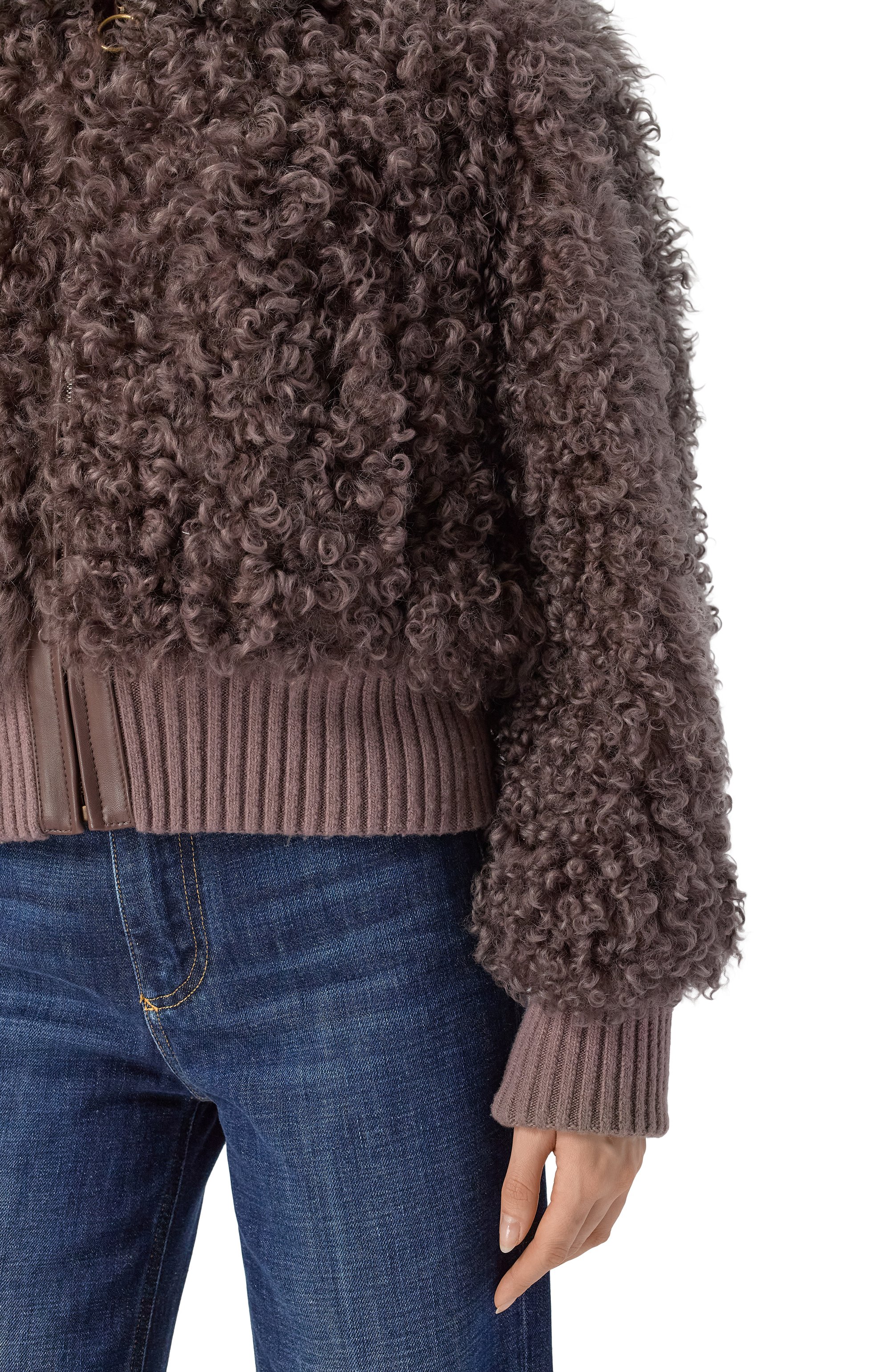 Бомбер из овчины CHLOÉ коричневого цвета по цене 540500 руб., арт. CHC24WCV03210, фото 5 Бомбер из овчины CHLOÉ, арт. CHC24WCV03210, фото 5