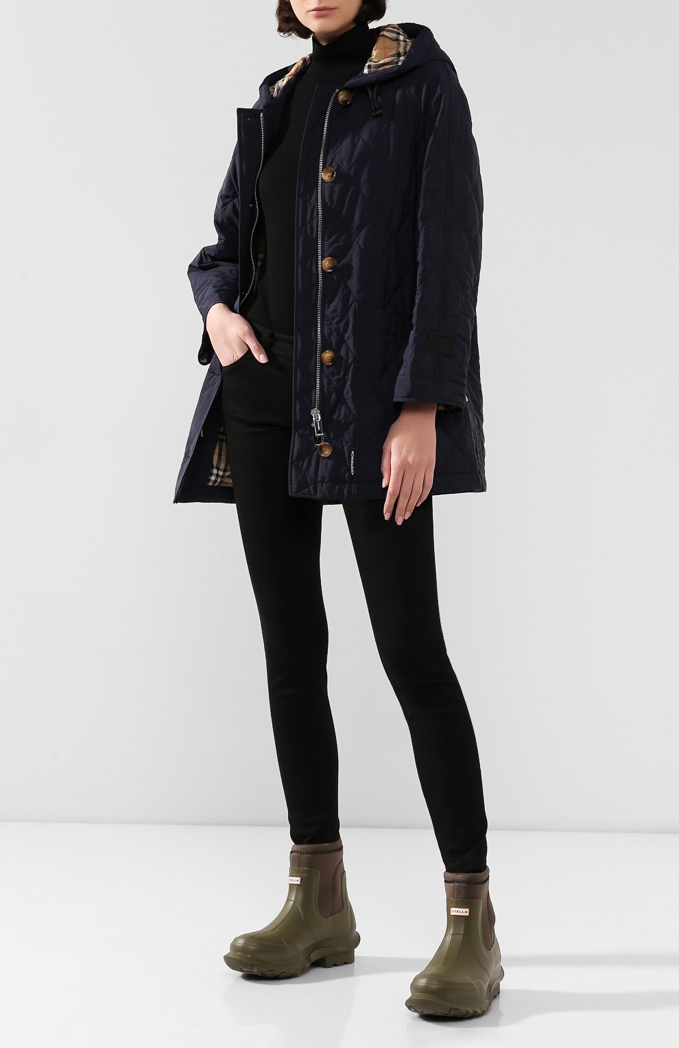 Стеганая куртка roxwell BURBERRY темно-синего цвета по цене 126000 руб., арт. 8021187, фото 2 Стеганая куртка roxwell BURBERRY, арт. 8021187, фото 2