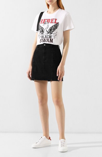 Хлопковая футболка REDVALENTINO белого цвета по цене 10750 руб., арт. SR3MG01R/4EY, фото 2 Хлопковая футболка REDVALENTINO, арт. SR3MG01R/4EY, фото 2