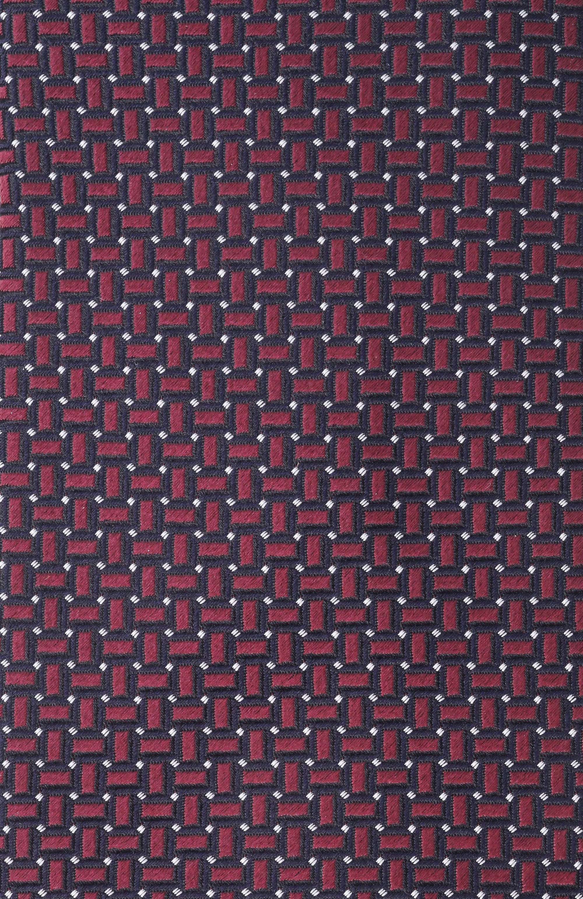 Шелковый галстук KITON бордового цвета по цене 39950 руб., арт. UCRVKLC08L13, фото 4 Шелковый галстук KITON, арт. UCRVKLC08L13, фото 4