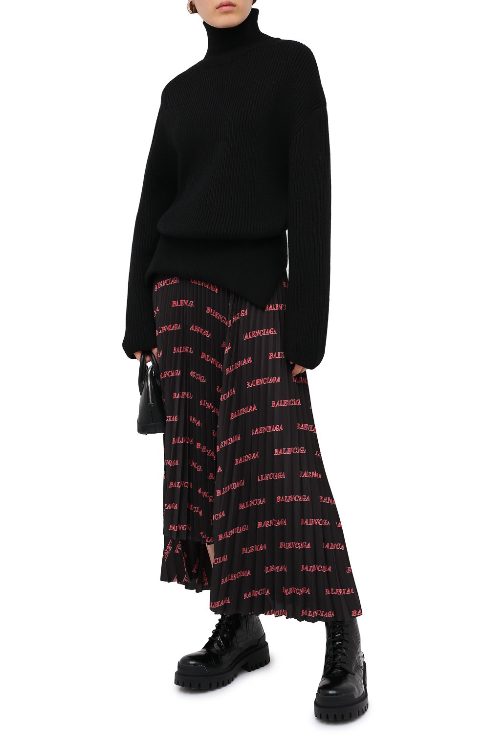 Плиссированная юбка BALENCIAGA черного цвета по цене 168500 руб., арт. 625492/TILR9, фото 2 Плиссированная юбка BALENCIAGA, арт. 625492/TILR9, фото 2