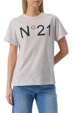 Женская хлопковая футболка N21 белого цвета, арт. F052/4073 | Фото 3 (Рукава: Короткие; Материал внешний: Хлопок; Длина (для топов): Стандартные; Женское Кросс-КТ: Футболка-одежда; Принт: С принтом; Стили: Кэжуэл)