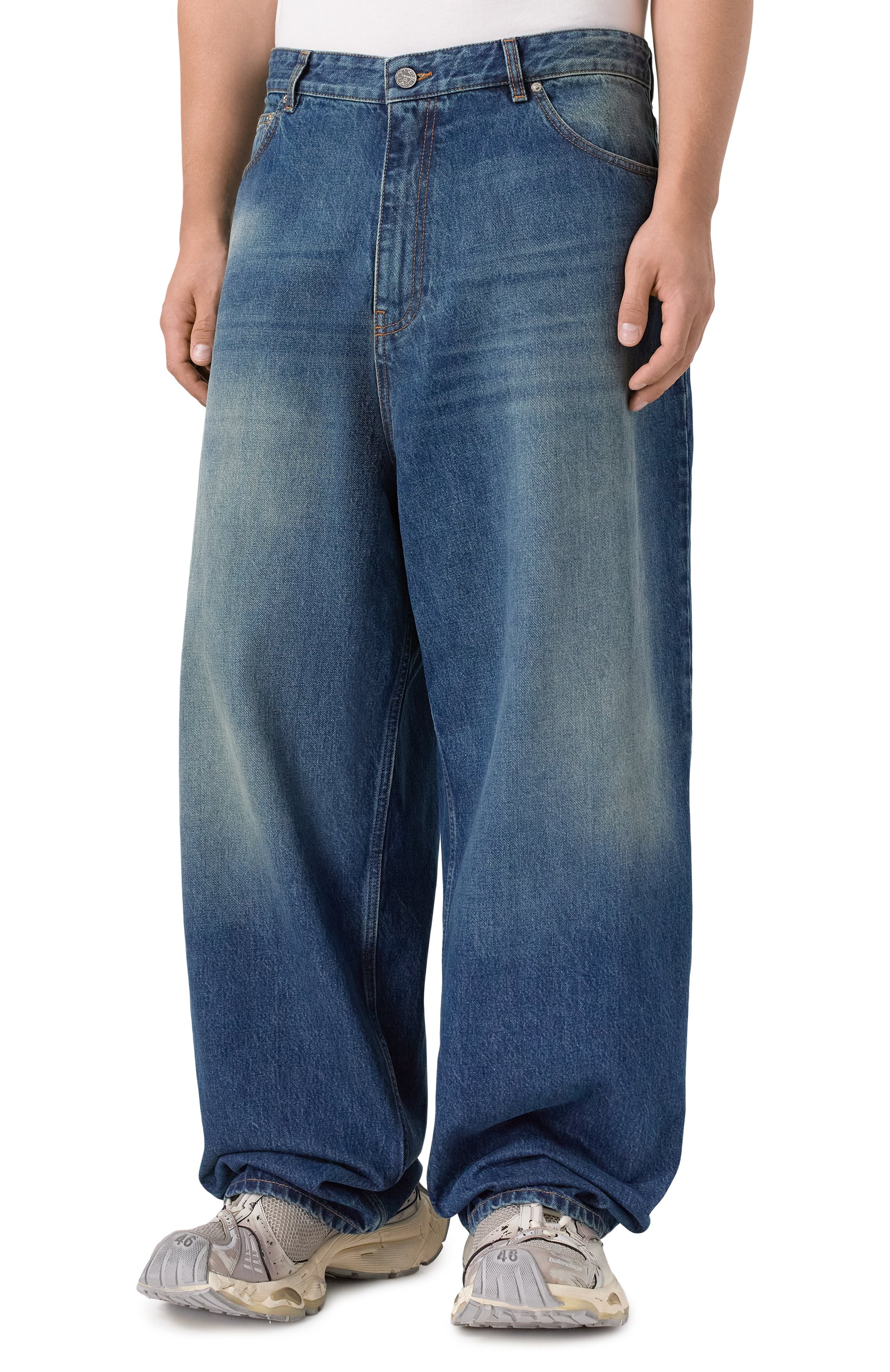 Джинсы VETEMENTS синего цвета по цене 109500 руб., арт. ME76DP068N3/2804 DENIM, фото 3 Джинсы VETEMENTS, арт. ME76DP068N3/2804 DENIM, фото 3