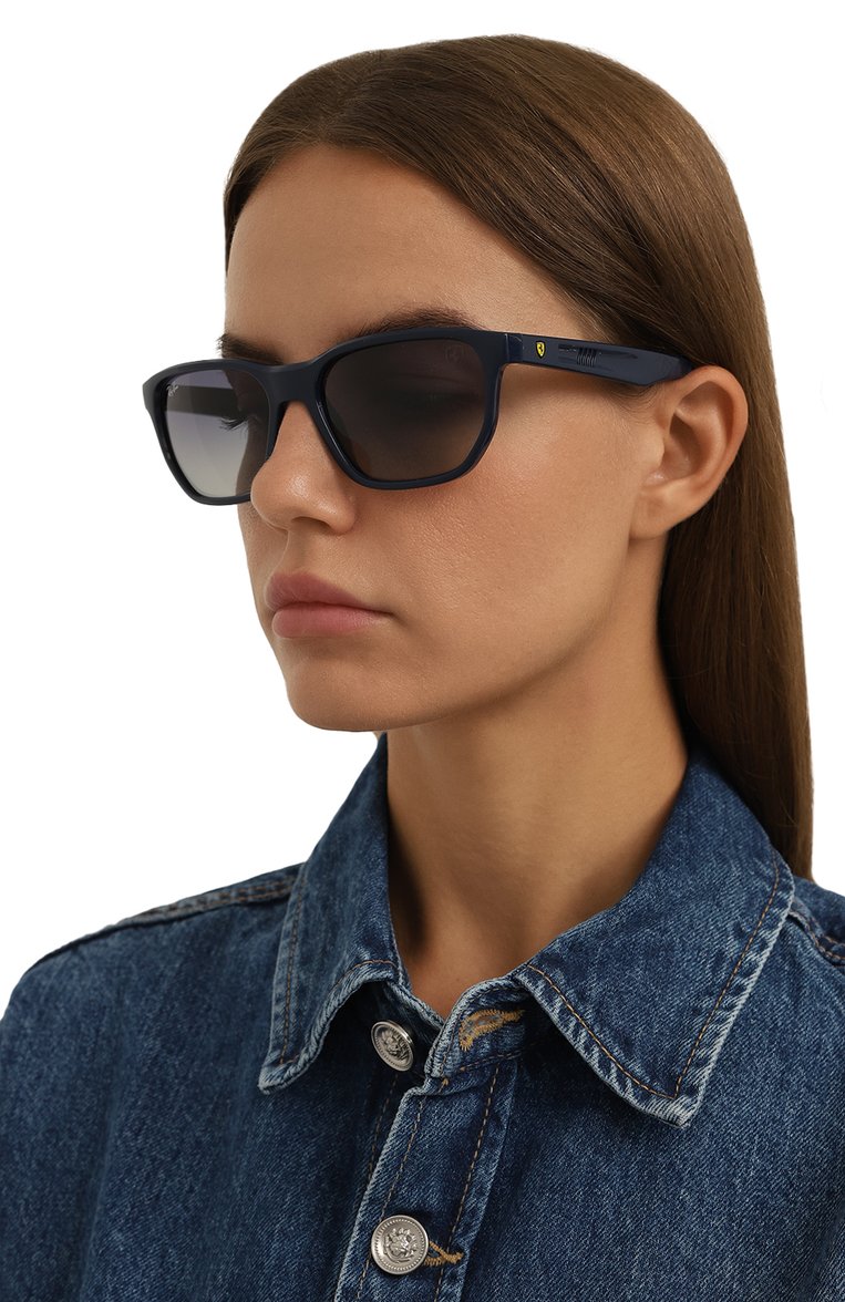 Женские солнцезащитные очки RAY-BAN синего цвета, арт. 4404M-F6884L | Фото 2 (Нос: Не проставлено; Региональные ограничения белый список (Axapta Mercury): Не проставлено; Тип очков: С/з; Кросс-КТ: С/з-унисекс; Материал: Пластик; Оптика Гендер: оптика-унисекс; Очки форма: Квадратные)