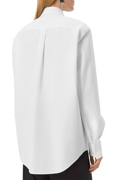 Женская хлопковая рубашка DSQUARED2 белого цвета, арт. S75DL0892/S35244 | Фото 4 (Драгоценные камни: Проставлено; Длина (для топов): Удлиненные; Материал внешний: Хлопок; Рукава: Длинные; Материал сплава: Проставлено; Женское Кросс-КТ: Рубашка-одежда; Принт: Без принта; Стили: Классический)
