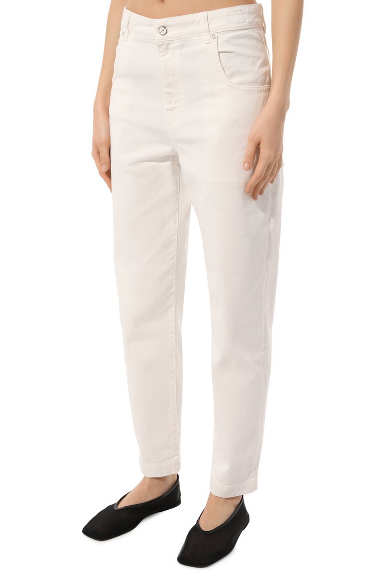 Женские дж�инсы KITON белого цвета, арт. DJ56103K0906D | Фото 3 (Стили: Кэжуэл; Кросс-КТ: Деним; Силуэт Ж (брюки и джинсы): Прямые; Материал внешний: Хлопок, Деним; Длина (брюки, джинсы): Стандартные)