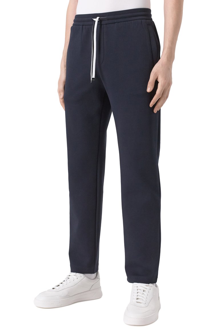 Мужские хлопковые брюки EMPORIO ARMANI темно-синего цвета, арт. 8N1PD8/1JHSZ | Фото 3 (Материал внешний: Хлопок, Синтетический материал; Длина (брюки, джинсы): Стандартные; Случай: Повседневный; Стили: Спорт-шик; Автоматизация ТО: Проставлено; Автоматизация состава: Проставлено)