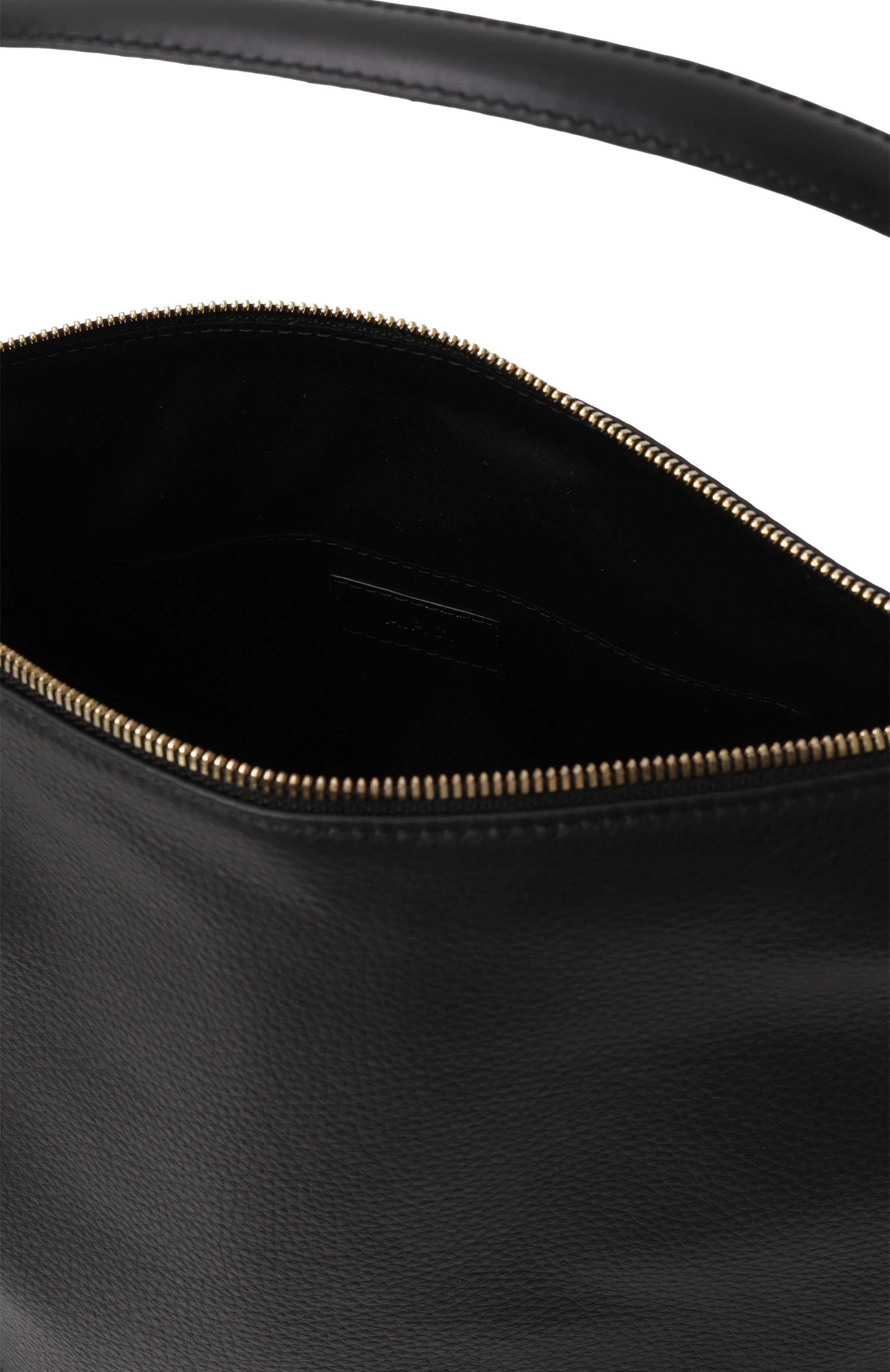 Сумка vera A.P.C. черного цвета по цене 66500 руб., арт. PXCBL-F61902, фото 5 Сумка vera A.P.C., арт. PXCBL-F61902, фото 5