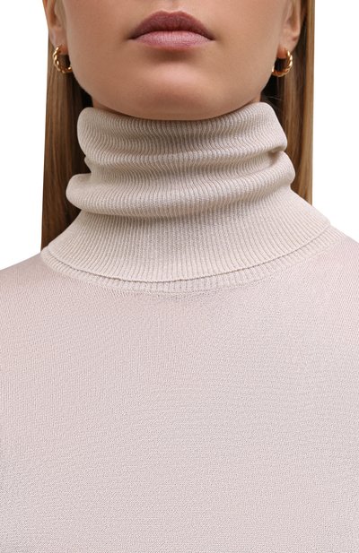 Платье из вискозы AND THE BRAND кремового цвета по цене 62720 руб., арт. S22-DE002-1603-806, фото 5 Платье из вискозы AND THE BRAND, арт. S22-DE002-1603-806, фото 5