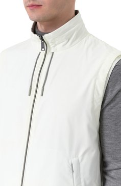 Мужской двусторонний жилет ZEGNA белого цвета, арт. 7110B/E7T33 | Фото 5 (Длина (верхняя одежда): Короткие; Материал сплава: Проставлено; Материал утеплителя: Шерсть; Драгоценные камни: Проставлено; Мужское Кросс-КТ: жилеты-тонкие; Стили: Кэжуэл; Материал внешний: Синтетический материал)