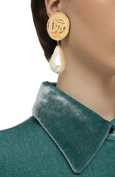 Женская клипсы DOLCE & GABBANA золотого цвета, арт. WEP8L5 W1111/G0LD | Фото 2 (Региональные ограничения белый список (Axapta Mercury): Не проставлено; Нос: Не проставлено; Женское Кросс-КТ: Клипсы-серьги; Материал: Металл)