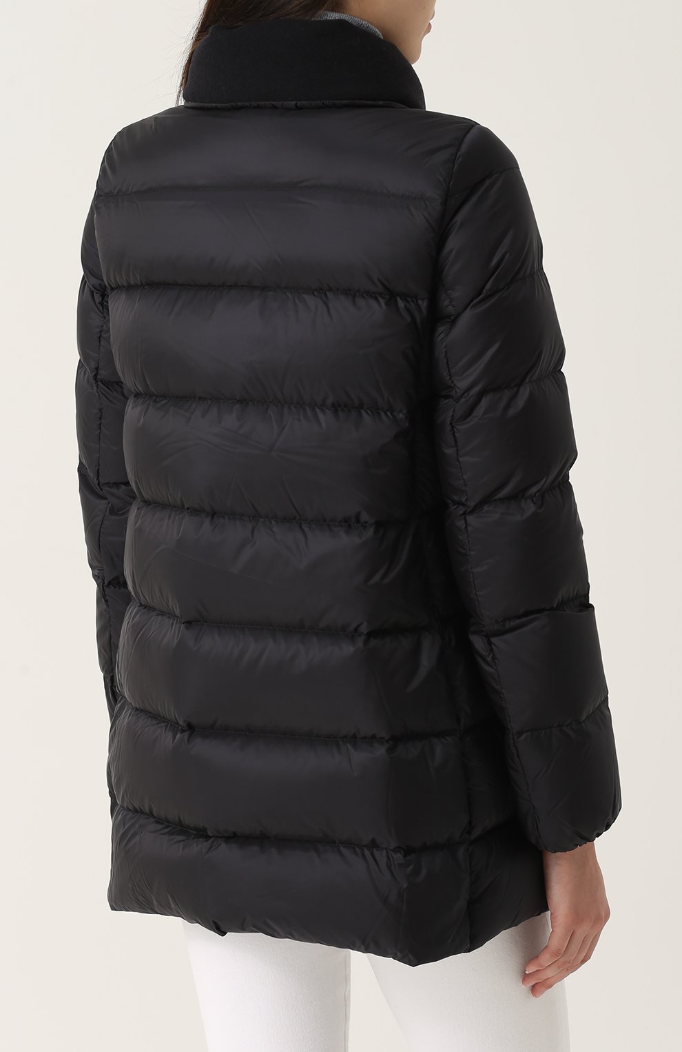 Пуховая куртка на молнии MONCLER черного цвета по цене 114000 руб., арт. C2-093-46833-45-53048, фото 4 Пуховая куртка на молнии MONCLER, арт. C2-093-46833-45-53048, фото 4