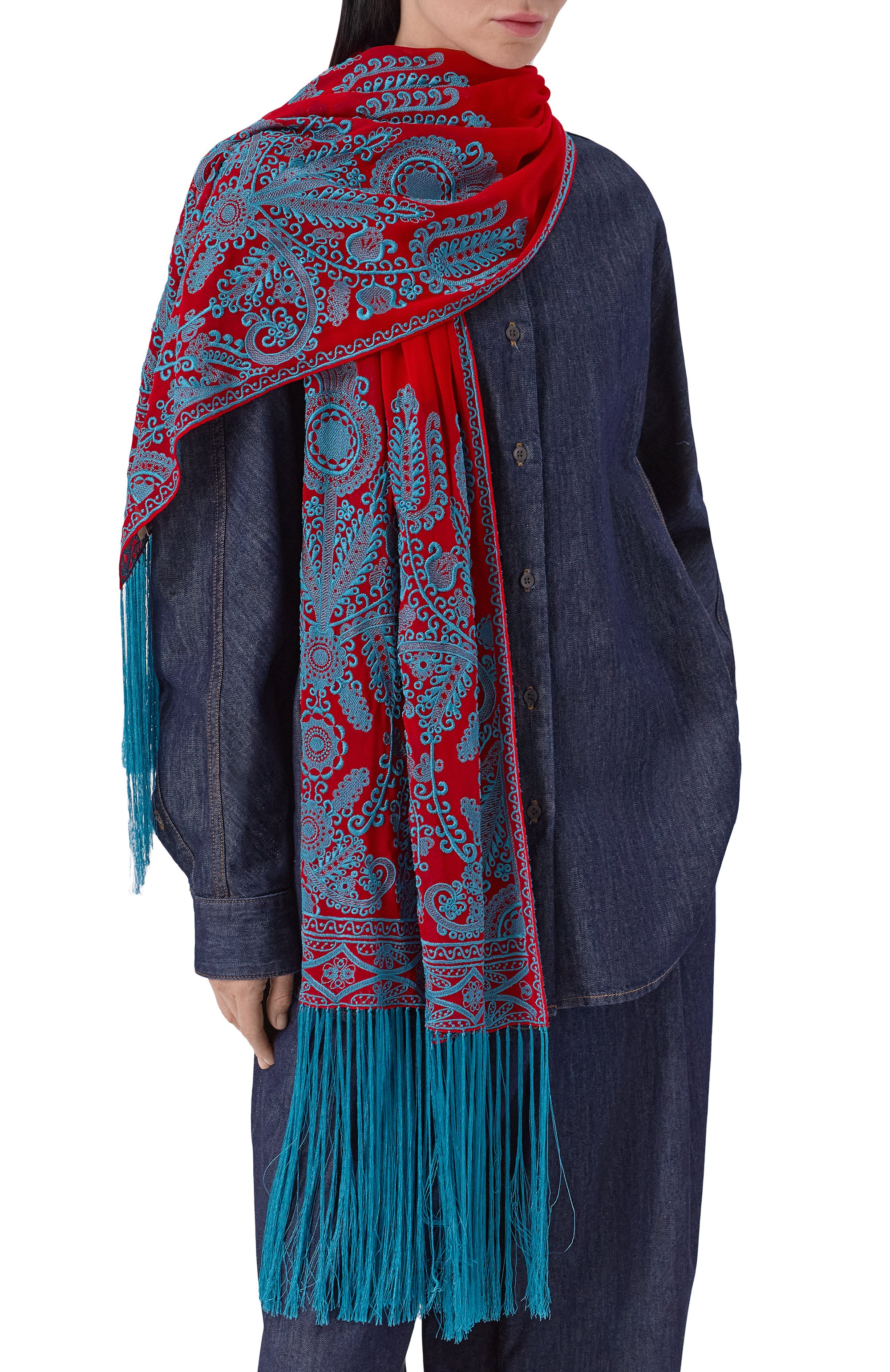 Шарф DRIES VAN NOTEN красного цвета по цене 113500 руб., арт. 011311/3379, фото 2 Шарф DRIES VAN NOTEN, арт. 011311/3379, фото 2