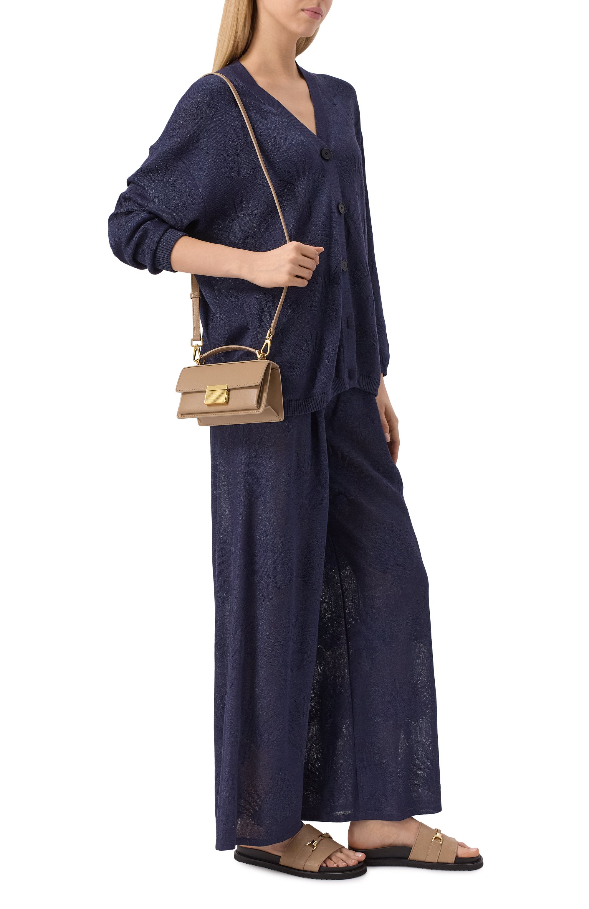 Сумка venezia small GOLDEN GOOSE DELUXE BRAND бежевого цвета по цене 87550 руб., арт. GWA00468.A000565, фото 7 Сумка venezia small GOLDEN GOOSE DELUXE BRAND, арт. GWA00468.A000565, фото 7