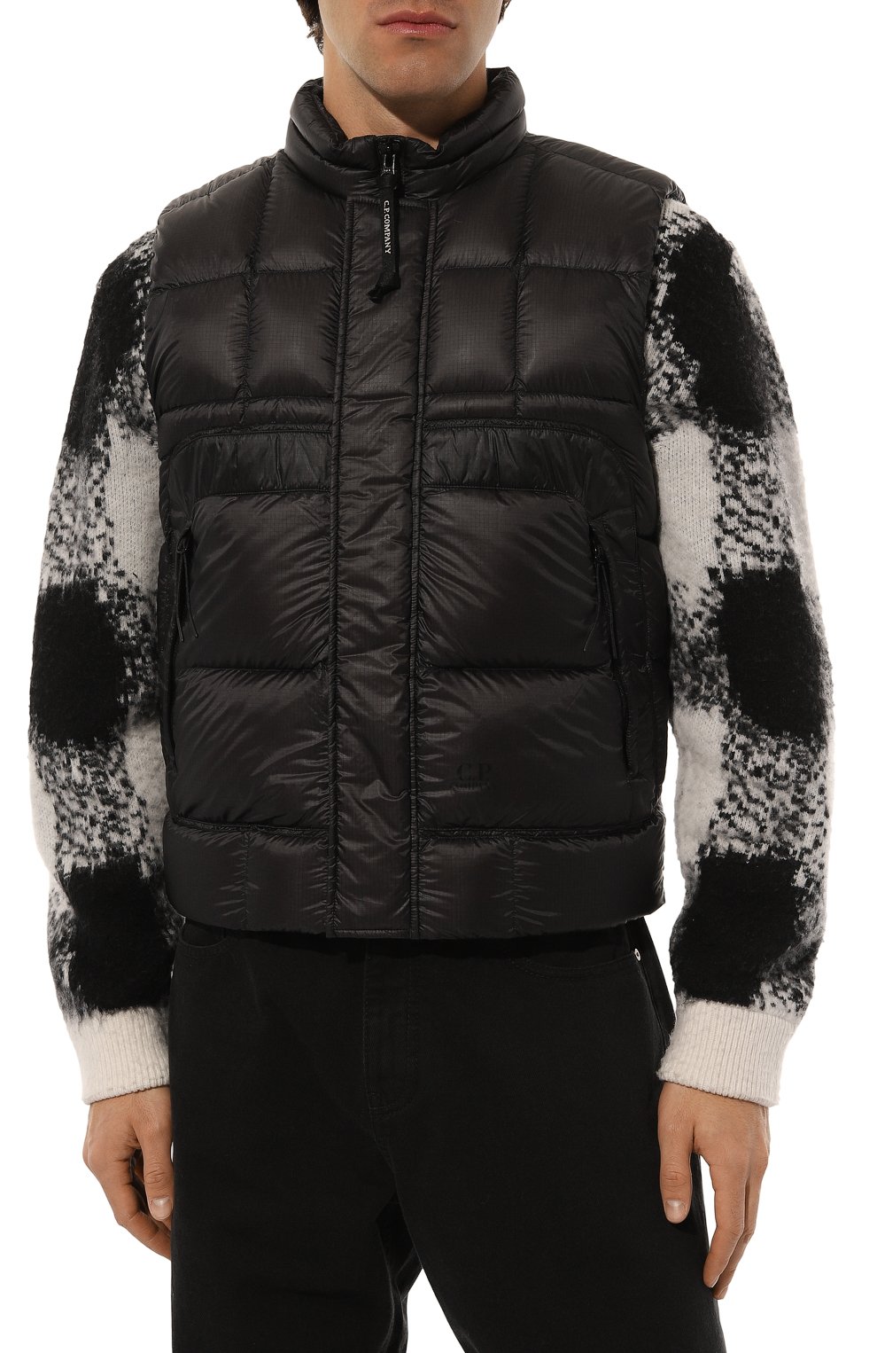 Пуховый жилет C.P. COMPANY темно-фиолетового цвета по цене 55100 руб., арт. 17CM0W207A006099A, фото 3 Пуховый жилет C.P. COMPANY, арт. 17CM0W207A006099A, фото 3