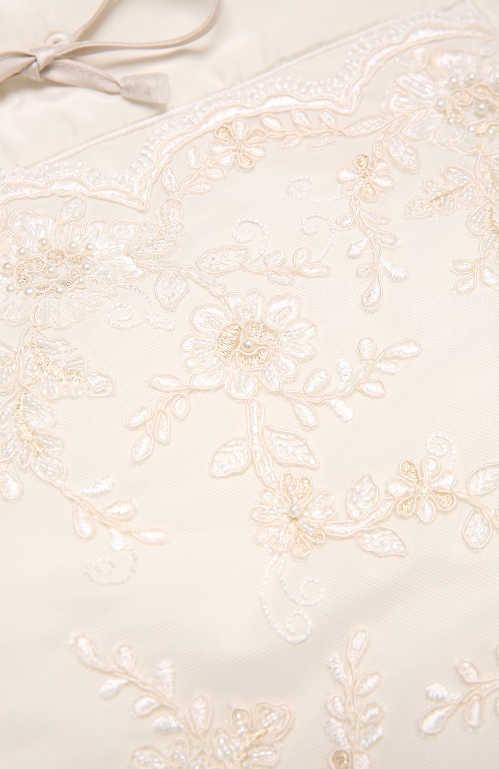 Комплект на выписку с кружевом CHEPE бежевого цвета по цене 15800 руб., арт. 031376, фото 5 Комплект на выписку с кружевом CHEPE, арт. 031376, фото 5