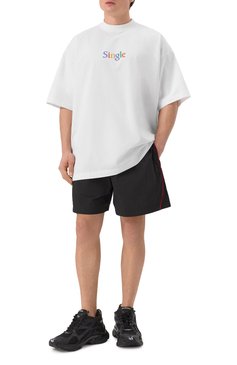 Мужские шорты BALENCIAGA черного цвета, арт. 814568/TR032 | Фото 2 (Принт: Без принта; Случай: Повседневный; Длина Шорты М: До колена; Стили: Спорт-шик; Материал внешний: Синтетический материал)